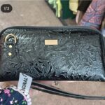 گالری مهتاب فروشگاه پوشاک زنانه در دره شهر